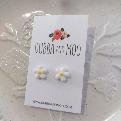 Flower Studs in Basic Daisy